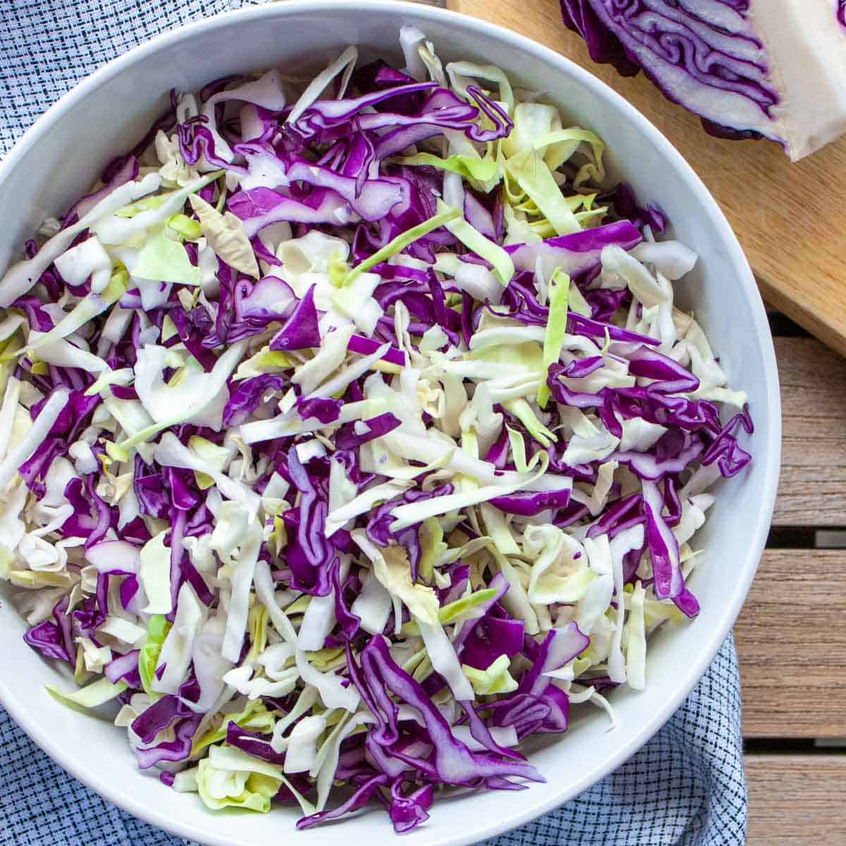 Effective Ways to Shred Cabbage for Salads and Coleslaw in 2025