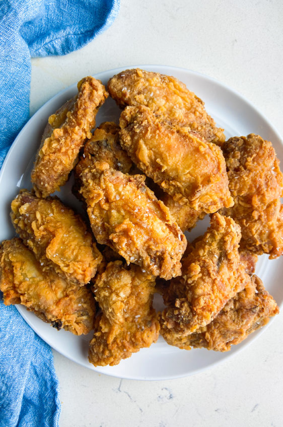 How to Perfectly Fry Chicken Wings for a Crispy and Delicious Meal in 2025